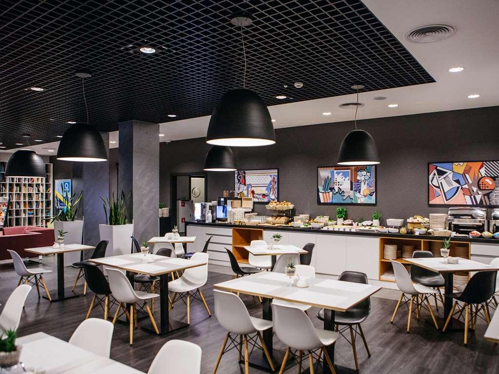 Q Hotel คราคูฟ ร้านอาหาร รูปภาพ